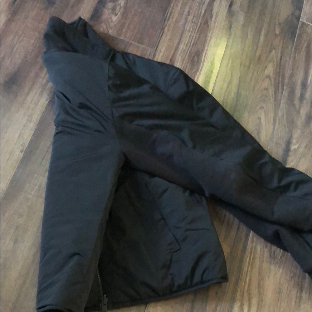 Lululemon | 4 | Reversible Fall / Spring Jacket - Picture 3 of 7